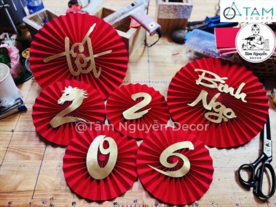 Set 06 quạt giấy Đỏ nhung xịn dán chữ Decor Tết Bính Ngọ 2026 [Nhiều kiểu - Cao cấp] QUAT-07
